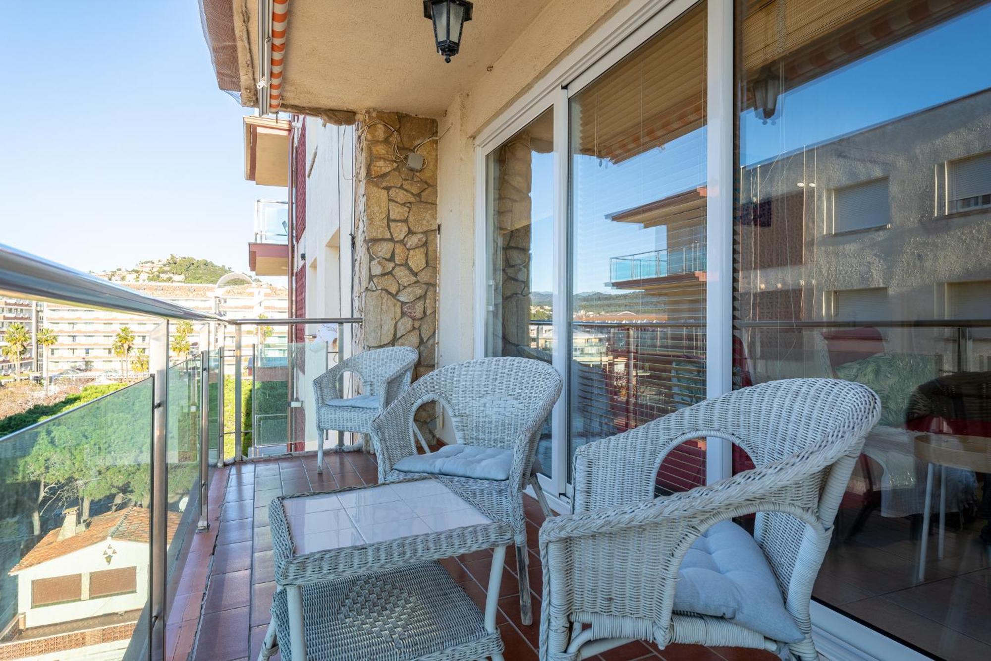 Hauzify I Apartament Llevant Санта Сузана Екстериор снимка