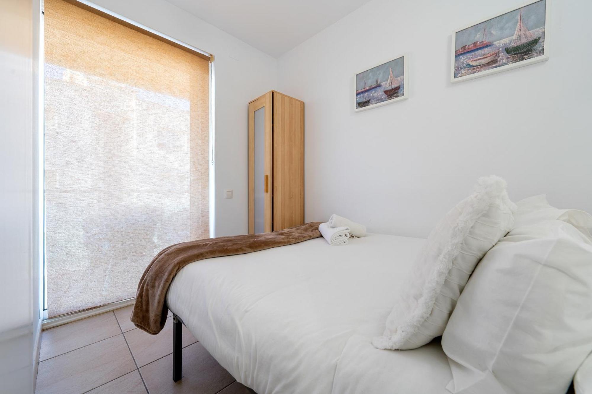Hauzify I Apartament Llevant Санта Сузана Екстериор снимка