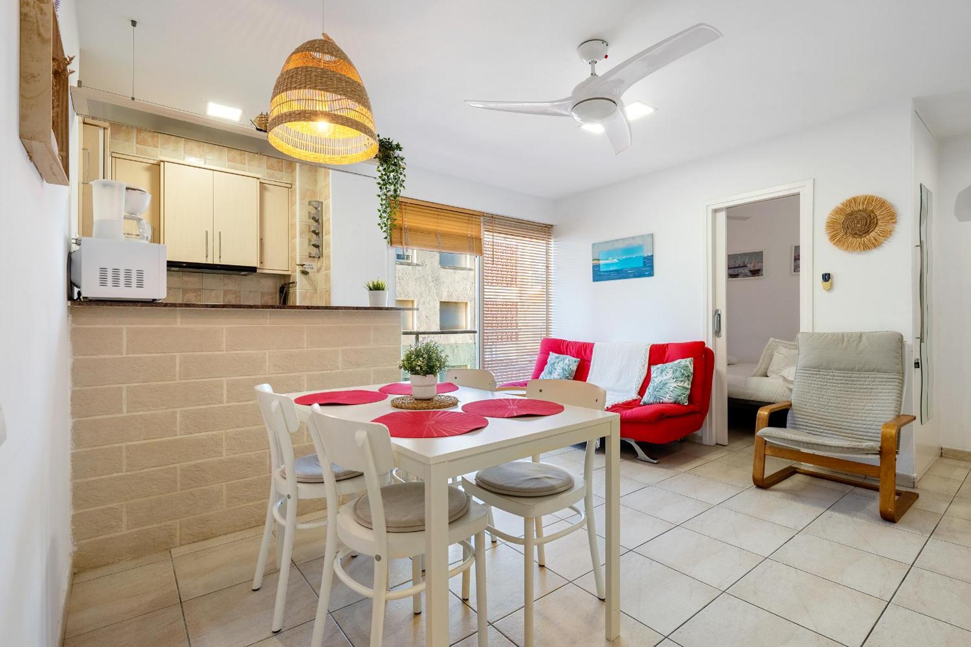 Hauzify I Apartament Llevant Санта Сузана Екстериор снимка
