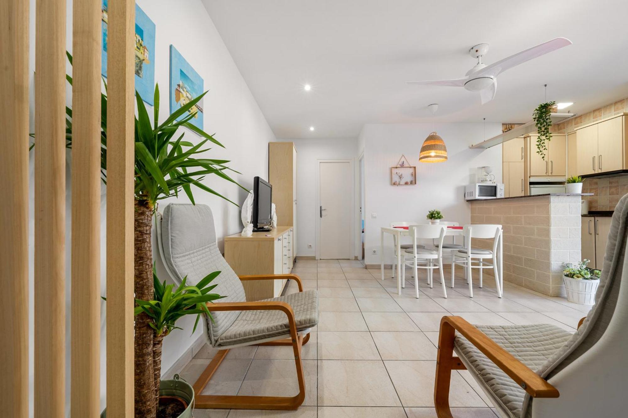 Hauzify I Apartament Llevant Санта Сузана Екстериор снимка